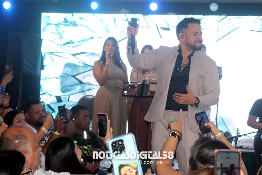 El viernes 05 de junio, el Salón Toscana del Hotel Inter Maracaibo se convirtió en el epicentro musical del estado Zulia con el esperado retorno a los escenarios del cantante Jhonder Morales.