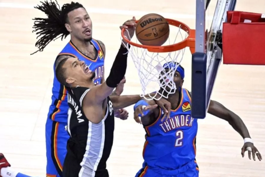 Los Spurs de San Antonio destronaron al campeón defensor Oklahoma City Thunder al vencerlo 111-103 como visitantes en el séptimo juego de la final de la Conferencia Oeste, y avanzaron a las Finales de la NBA para enfrentar a los Knicks de New York a partir del miércoles 03 de junio.