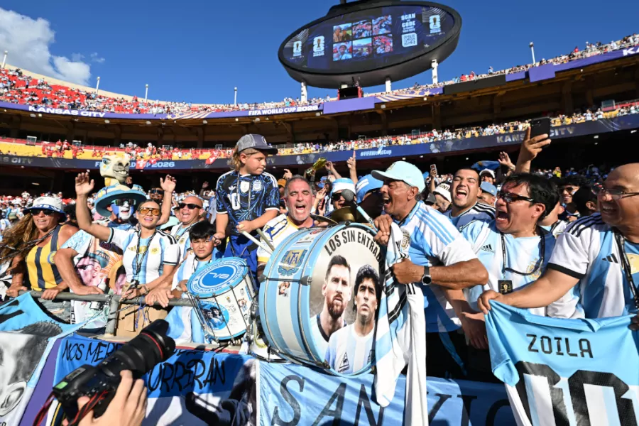 La selección nacional de Argentina clasificó a las semifinales de la Copa del Mundo 2026 sin haber disputado un solo partido contra los diez primeros equipos de la clasificación mundial. Este inédito recorrido genera un debate internacional sobre el verdadero nivel de exigencia que ha superado el conjunto albiceleste en Norteamérica.