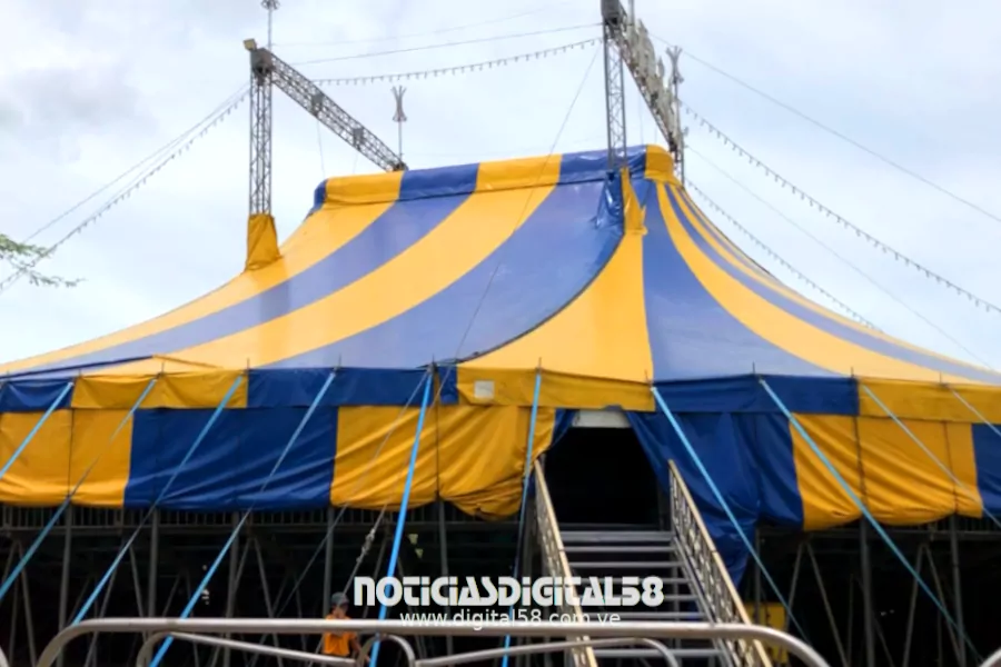 Tras dos años de recorrer el centro y oriente del país, el Circo Gigante de México, dirigido por África Fuentes Rosales (África), inaugura este viernes 10 de julio su nueva producción «Fiesta Mexicana» en Maracaibo.