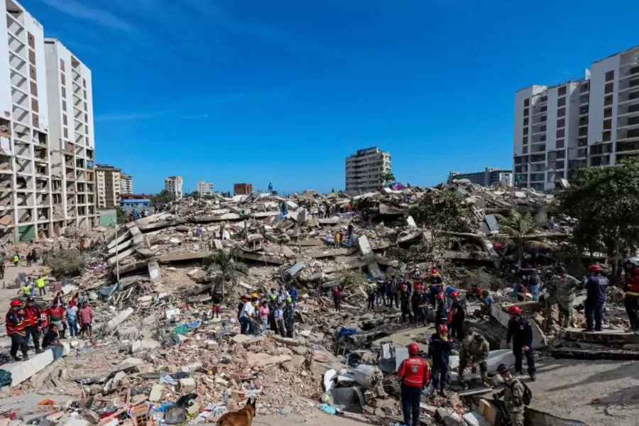 A 24 días de los devastadores sismos, las autoridades confirman 50 nuevas víctimas fatales mientras continúan las labores en más de cien campamentos transitorios.