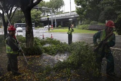 Tifón Bavi deja decenas de heridos y obliga a evacuar a 1,7 millones en China