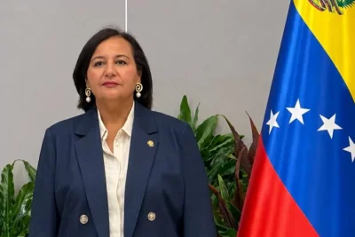 Dinorah Figuera proyecta retomar diálogo político el 15 de septiembre