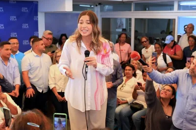 Claudia Macero retorna del exilio y exige fecha para elecciones en Venezuela
