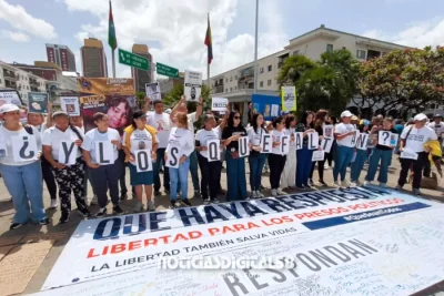 Familiares de presos políticos marchan a Miraflores y no son recibidos