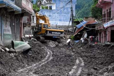 Nepal: elevan a 903 los muertos y a 4247 los desaparecidos por desastre