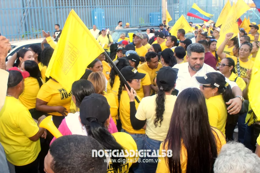 El dirigente del partido Primero Justicia en Maracaibo, Oscar Zerpa, afirmó que el retorno de María Corina Machado al país representa un impulso decisivo para las fuerzas democráticas tras casi tres décadas de régimen autoritario. Durante una entrevista concedida a Noticias Digital58, el portavoz destacó la vigencia de la movilización de calle y anticipó los preparativos para una gira nacional que incluirá al estado Zulia antes de finalizar el año.